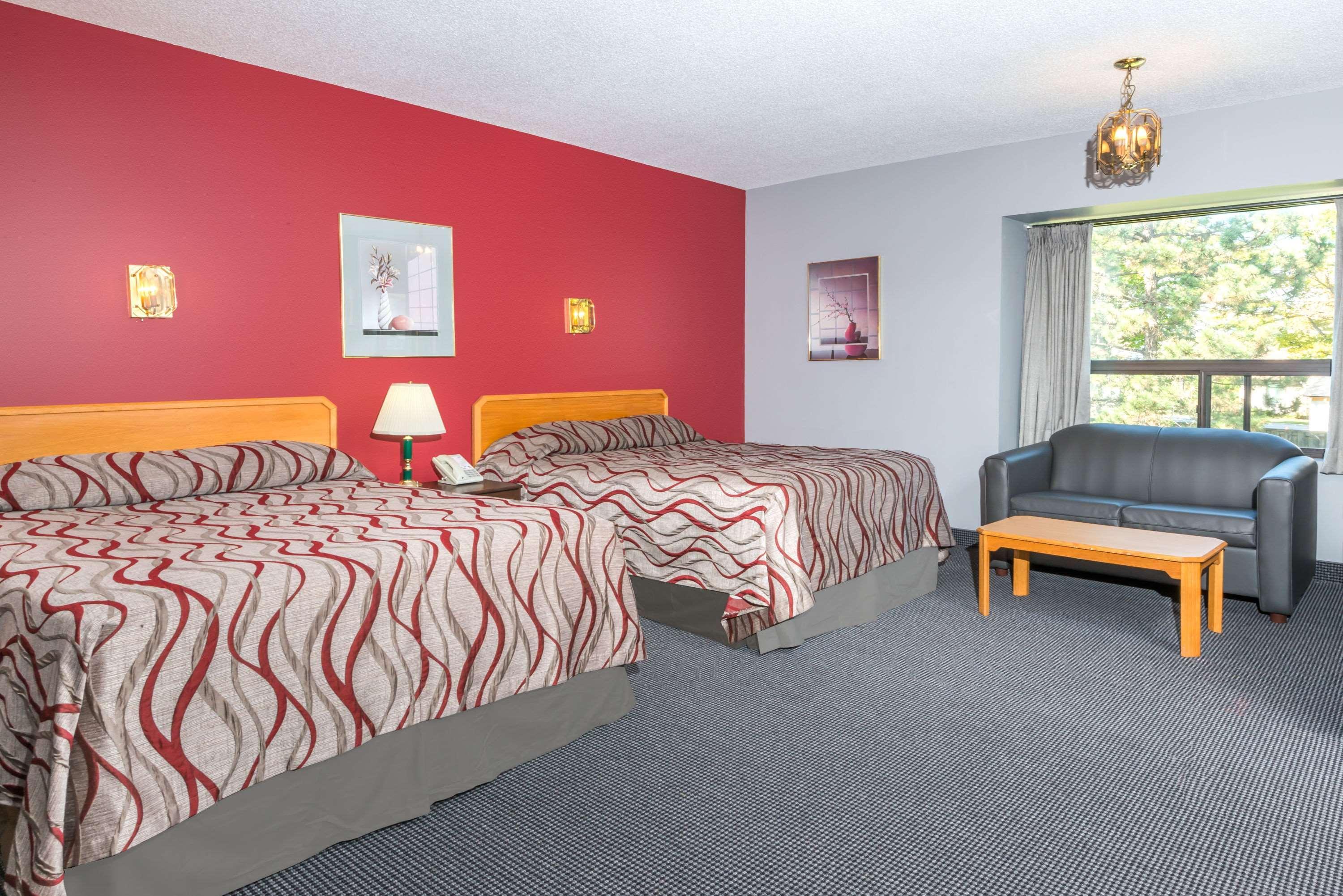 Super 8 Mount Hope/Hamilton International Airport Hotel Buitenkant foto